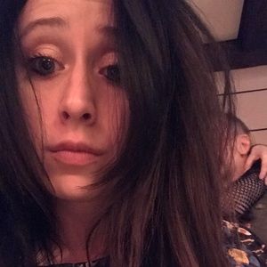 Meet your Posher, Alyson